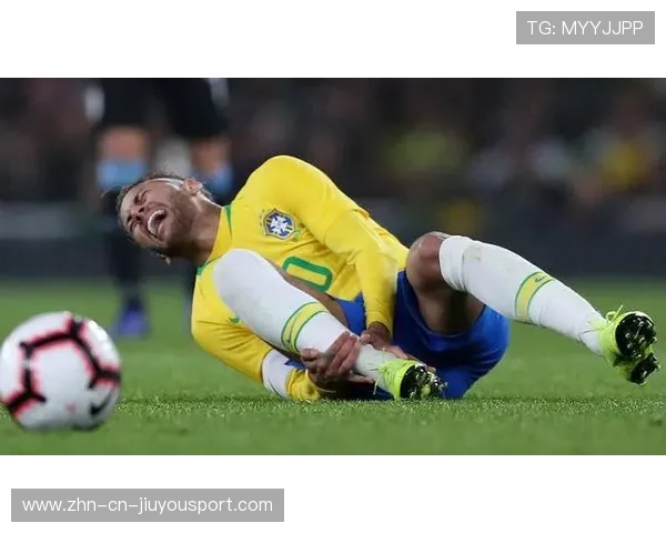 内马尔点球命中引爆看台，巴西气势尽显